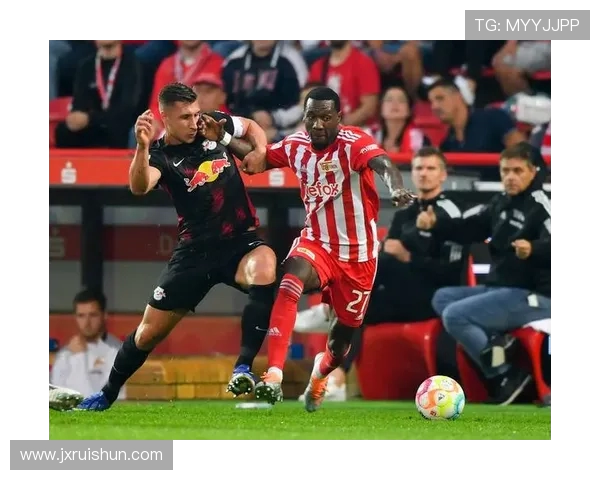 德甲球队打法开放:探讨德甲球队的战术特点与开放式打法 德甲球队打法开放:探讨德甲球队的战术特点与开放式打法