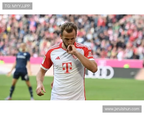 凯恩与莱万拜仁生涯数据对比：进球助攻表现一览