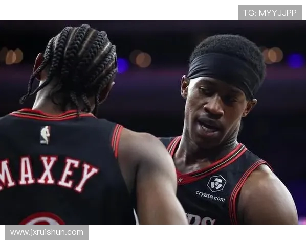 听劝的重要性马克西曾劝埃奇库姆新秀赛别白跑结果后者逆袭当选MVP