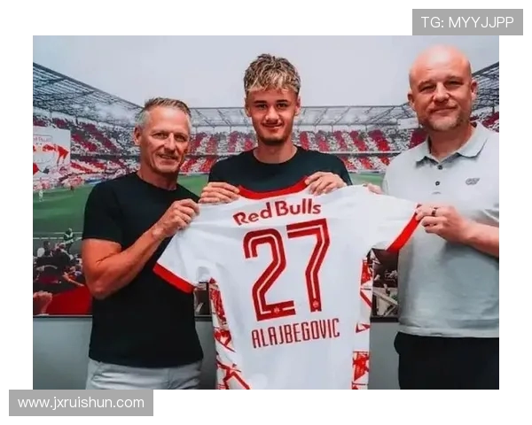 拜仁正式签约萨尔茨堡16岁中场新星马里奇今夏加盟球队